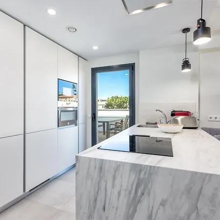 Appartement Vivi Homes - Alira, Pool, Terrace, Close To
