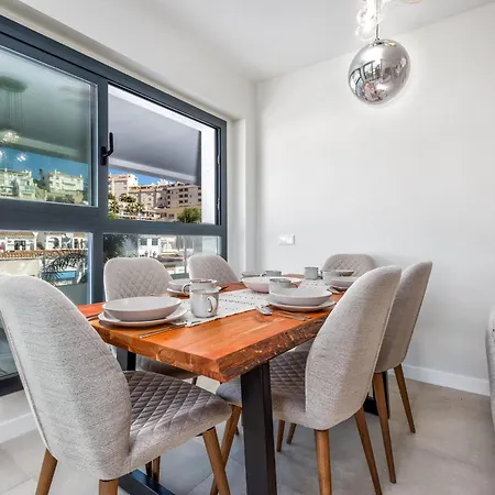 Vivi Homes - Alira, Pool, Terrace, Close To Appartement