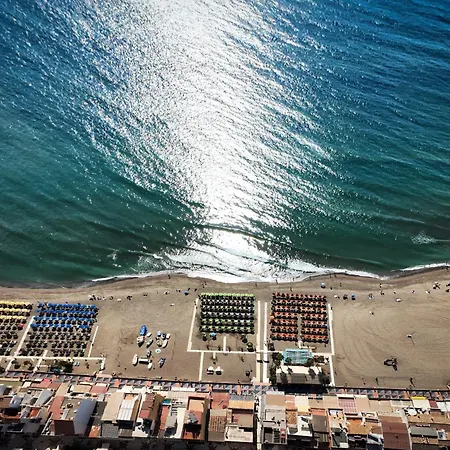 Vivi Homes - Alira, Pool, Terrace, Close To Appartement *
