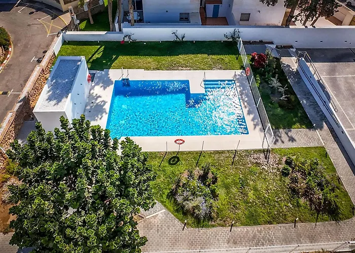 Vivi Homes - Alira, Pool, Terrace, Close To Apartamento *