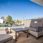 شقة Vivi Homes - Alira, Pool, Terrace, Close To توريمولينوس